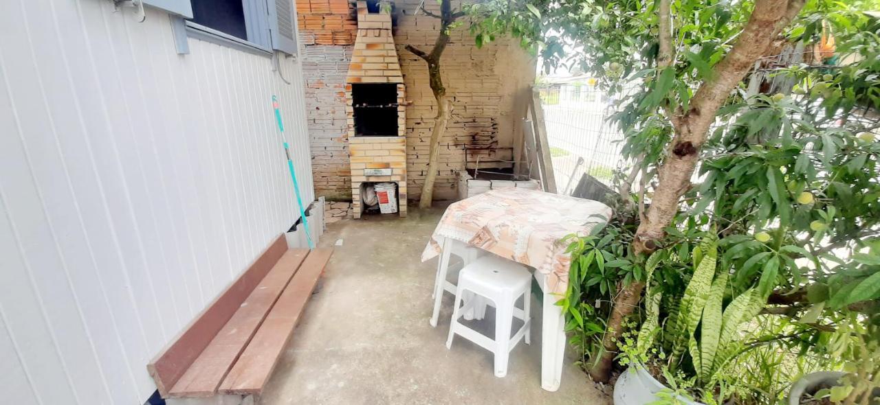 Casa De 2 Quartos Com 2 Ares-Condicionados Em Torres-Rs - Na Mais Bela Praia Gaucha - Cozinha - Banheiro - Tv Smart 32 E Wi-Fi - Estacionamento - Anfitria Superhost No Bnb Villa Exteriör bild