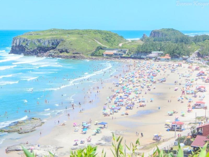 Casa De 2 Quartos Com 2 Ares-Condicionados Em Torres-Rs - Na Mais Bela Praia Gaucha - Cozinha - Banheiro - Tv Smart 32 E Wi-Fi - Estacionamento - Anfitria Superhost No Bnb Villa Exteriör bild