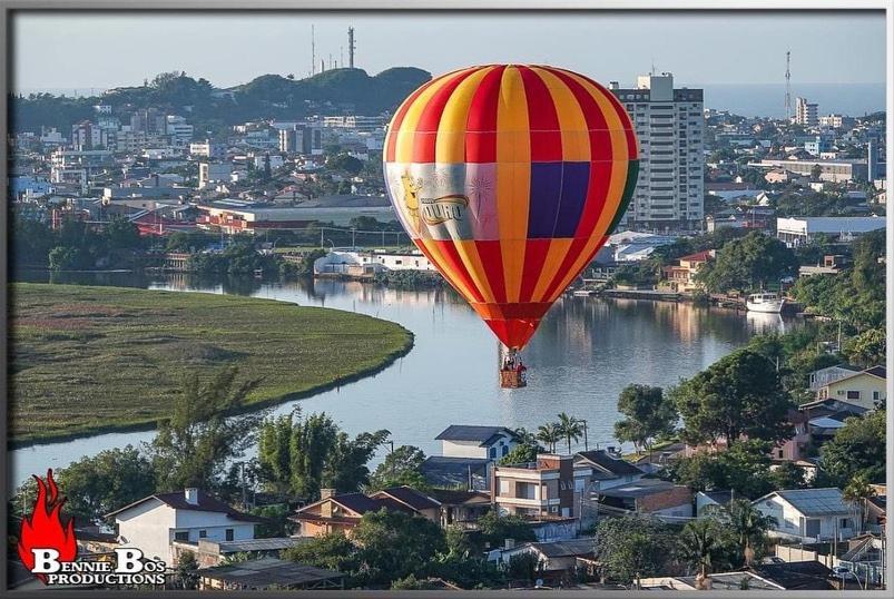 Casa De 2 Quartos Com 2 Ares-Condicionados Em Torres-Rs - Na Mais Bela Praia Gaucha - Cozinha - Banheiro - Tv Smart 32 E Wi-Fi - Estacionamento - Anfitria Superhost No Bnb Villa Exteriör bild