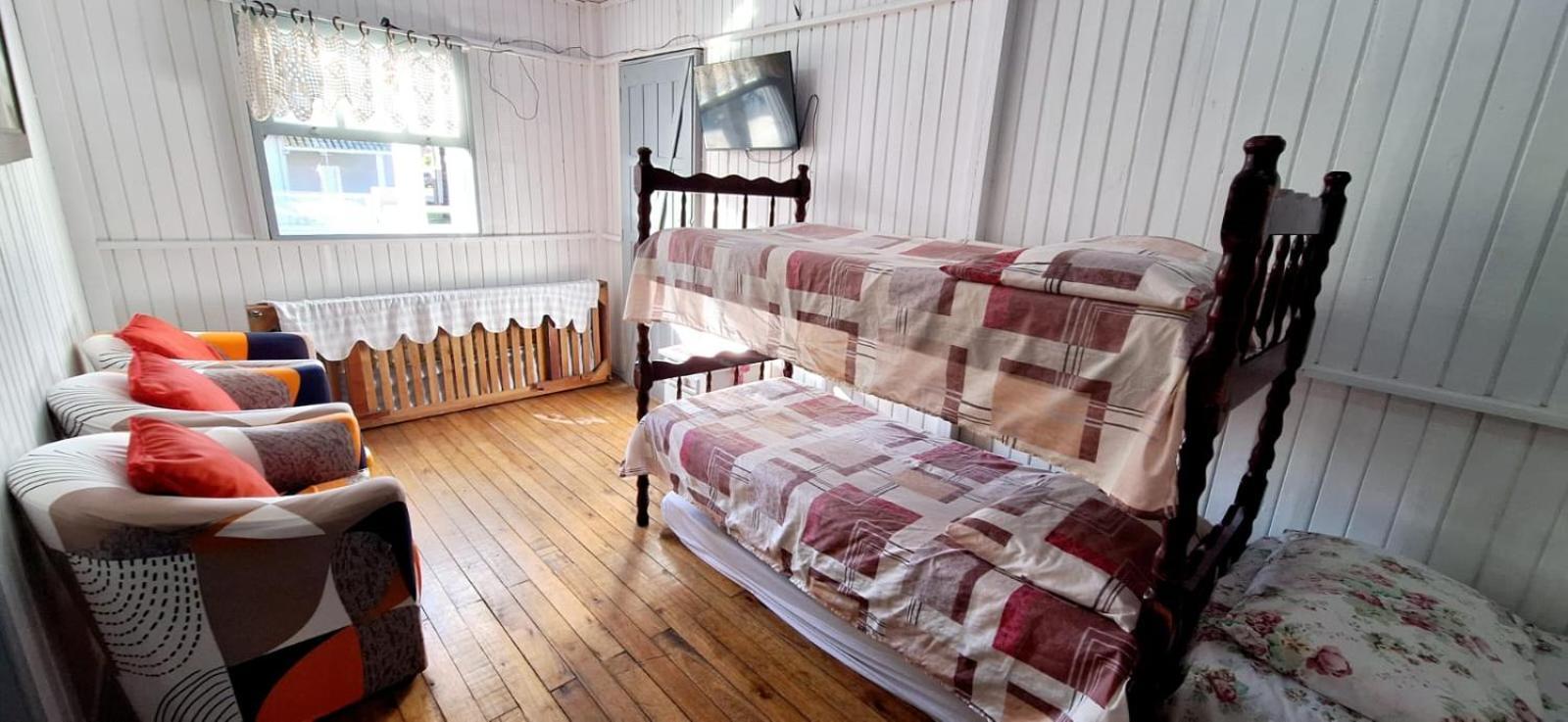 Casa De 2 Quartos Com 2 Ares-Condicionados Em Torres-Rs - Na Mais Bela Praia Gaucha - Cozinha - Banheiro - Tv Smart 32 E Wi-Fi - Estacionamento - Anfitria Superhost No Bnb Villa Exteriör bild